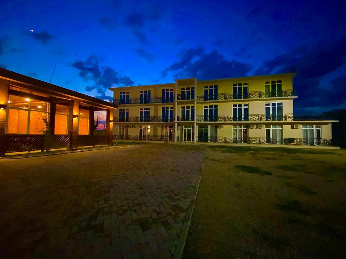 Бугенвиллея Lidzava Buitenkant foto